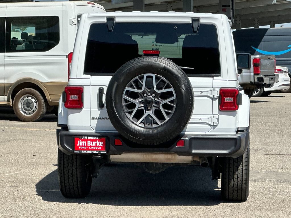 Used 2025 Jeep Wrangler Unlimited Sahara AWD/4WD image 4