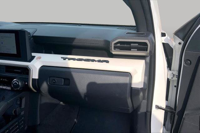 Used 2024 Toyota Tacoma TRD Off-Road AWD/4WD image 18