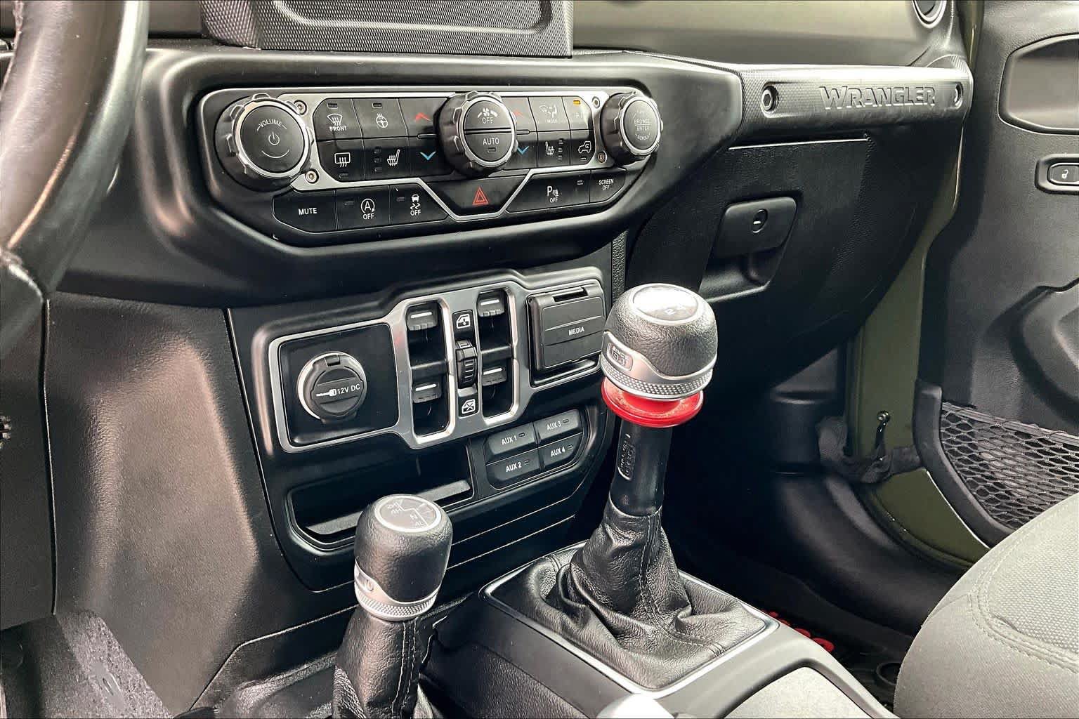 Used 2021 Jeep Wrangler Unlimited Sport AWD/4WD image 35