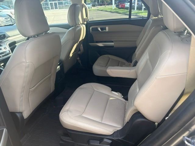 Certified 2023 Ford Explorer XLT w/ Equipment Group 202A RWD image 11