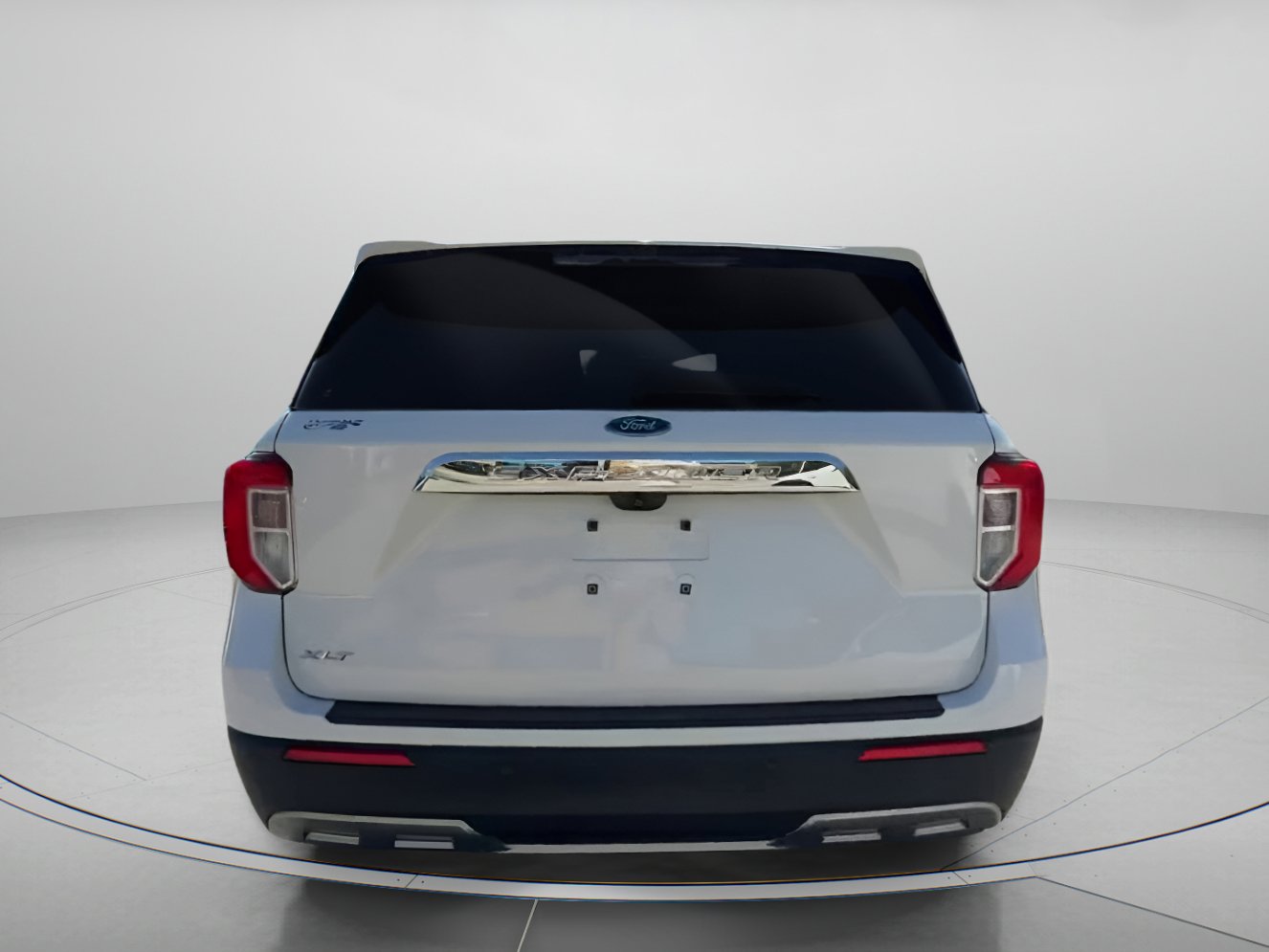 Certified 2022 Ford Explorer XLT w/ Equipment Group 202A image 23