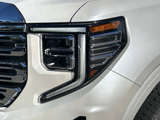 Used 2024 GMC Sierra 1500 Denali AWD/4WD image 9