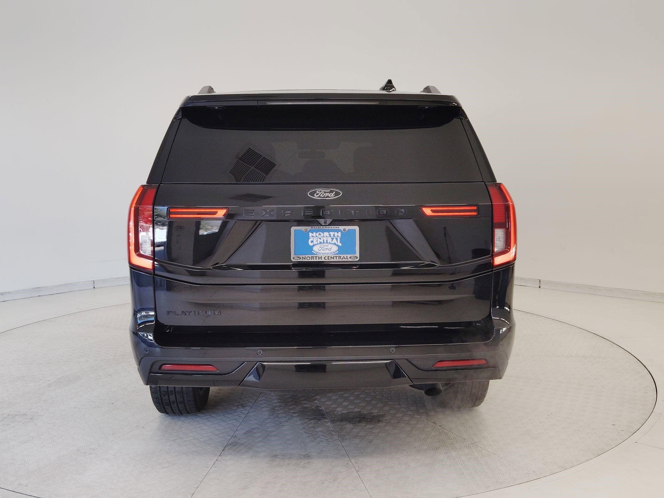 Certified 2025 Ford Expedition Platinum w/ Stealth Performance Package image 5