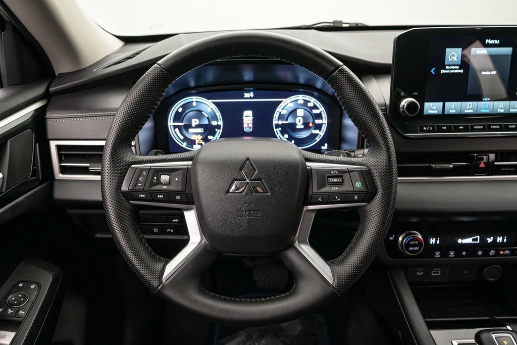 Used 2024 Mitsubishi Outlander SE image 15