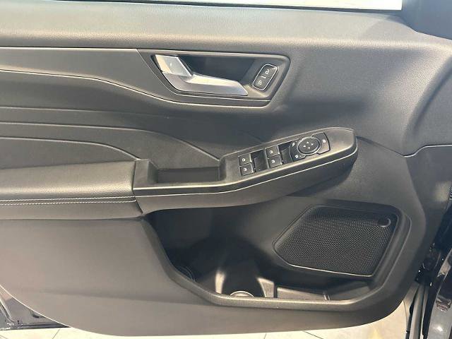 Certified 2026 Ford Escape SE FWD image 21