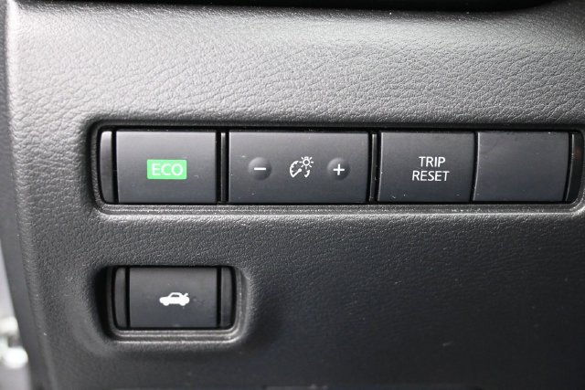 Used 2025 Nissan Sentra SR FWD image 23