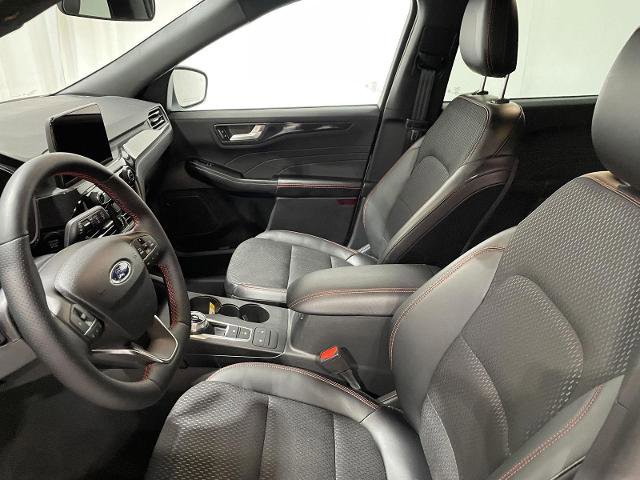 Certified 2025 Ford Escape ST-Line w/ Cold Weather Package image 17
