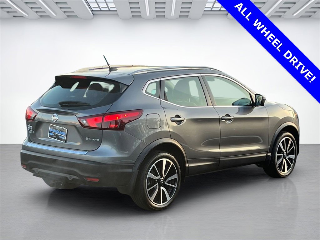 Used 2019 Nissan Rogue Sport SL w/ Premium Package image 3