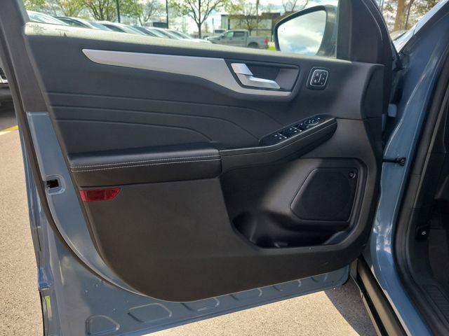 Certified 2024 Ford Escape Platinum w/ Premium Technology Package AWD/4WD image 11