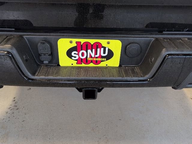 Used 2022 Chevrolet Colorado W/T w/ Custom Special Edition image 34