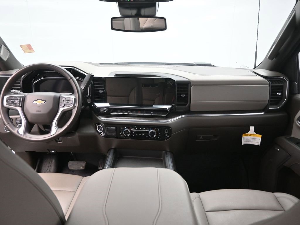 Used 2025 Chevrolet Silverado 3500 LTZ w/ LTZ Convenience Package image 16