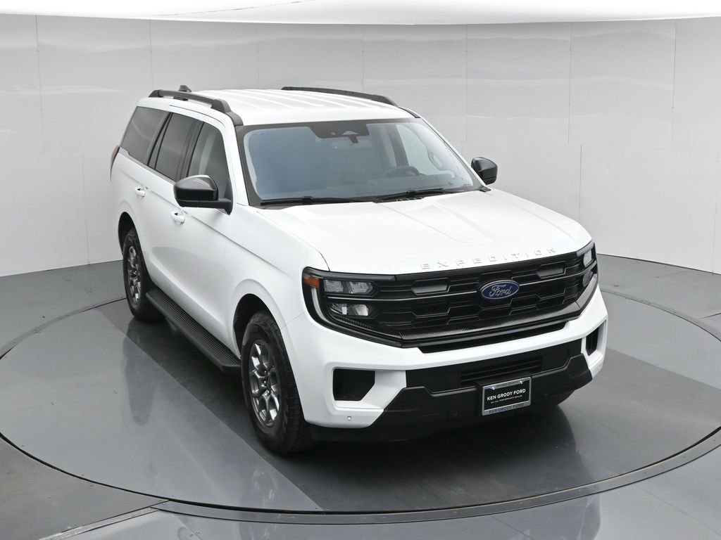 Certified 2025 Ford Expedition Active AWD/4WD image 43