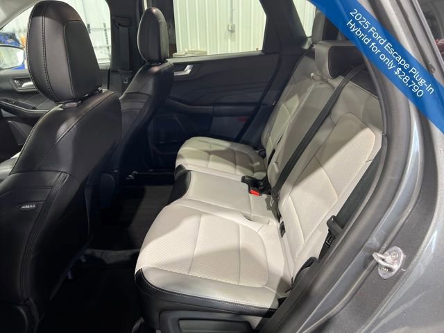 Certified 2025 Ford Escape SE w/ Class II Trailer Tow Package image 19