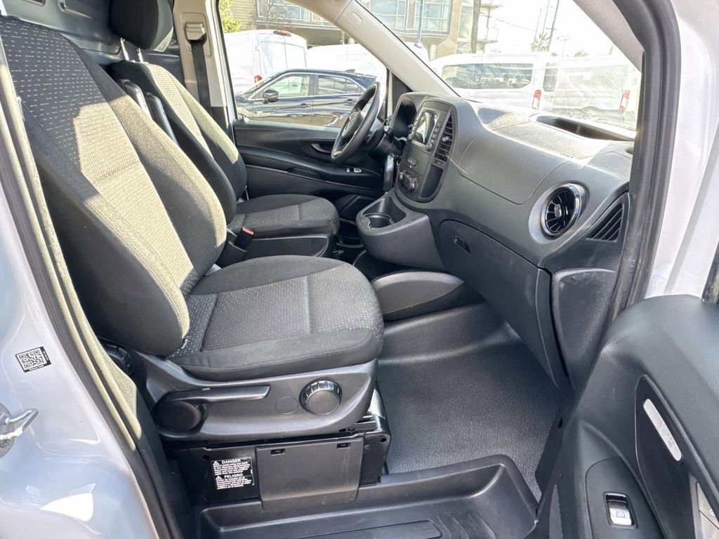 Used 2023 Mercedes-Benz Metris image 13