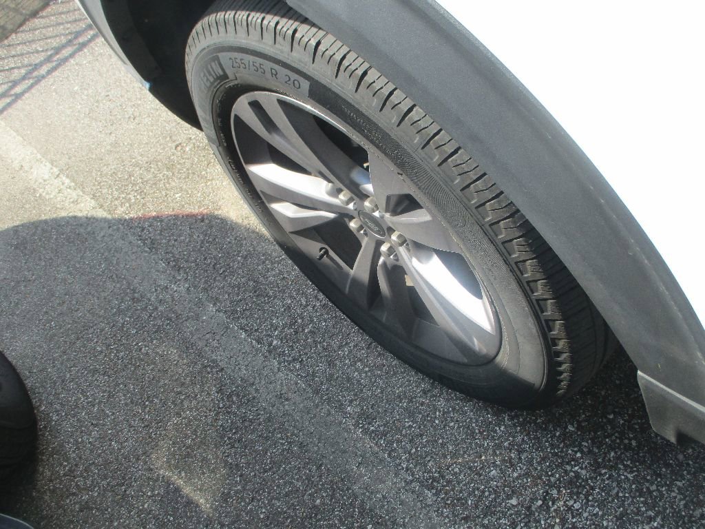 Certified 2022 Ford Explorer XLT w/ Equipment Group 202A image 22