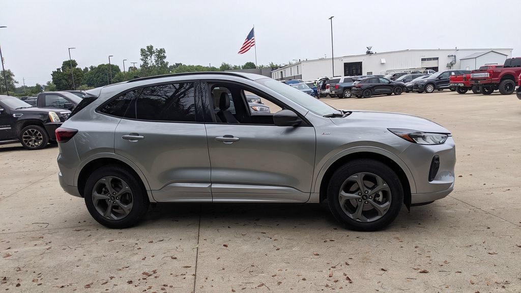 Certified 2024 Ford Escape ST-Line w/ Tech Pack #1 AWD/4WD image 2