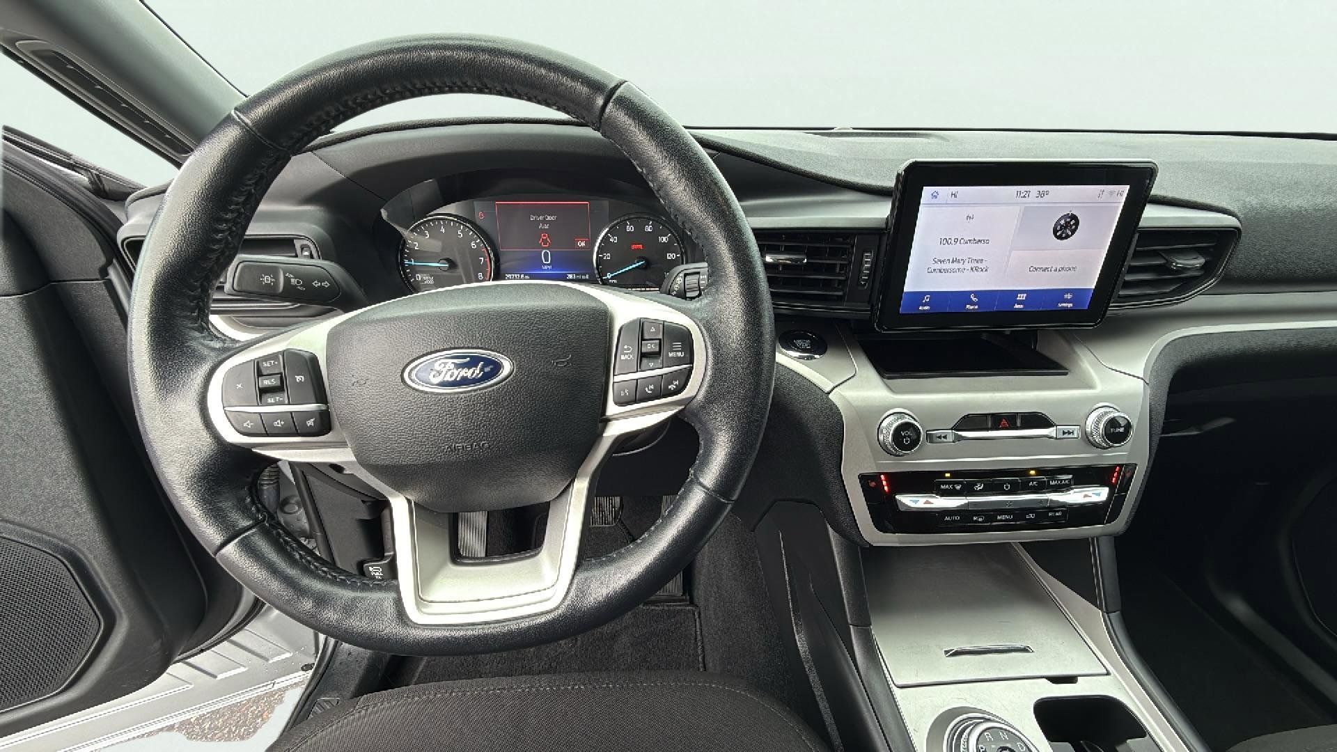 Certified 2022 Ford Explorer XLT w/ Class IV Trailer Tow Package image 13