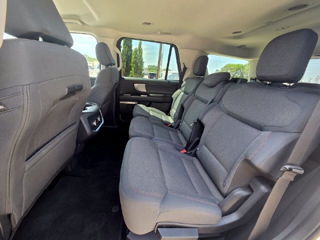Certified 2025 Ford Expedition Active AWD/4WD image 25