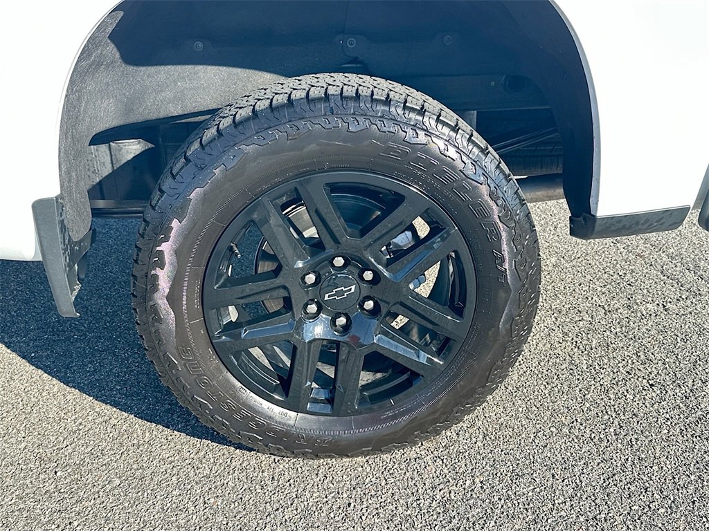 Used 2025 Chevrolet Silverado 1500 LT Trail Boss w/ Convenience Package II image 24