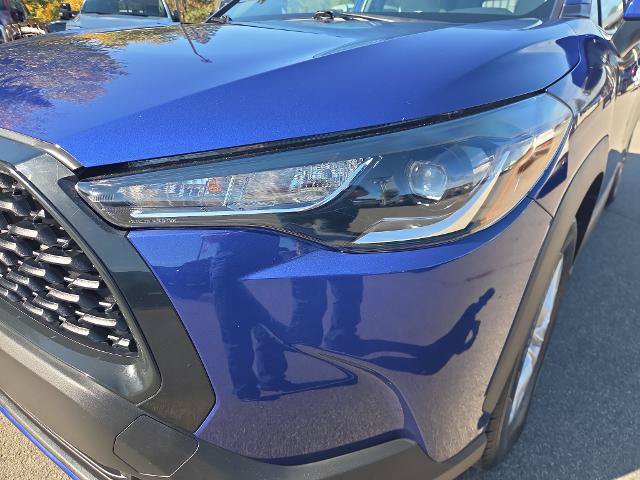 Used 2022 Toyota Corolla Cross LE w/ Moonroof Package AWD/4WD image 3