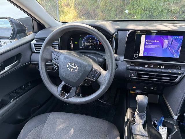 Used 2025 Toyota Camry LE FWD image 11