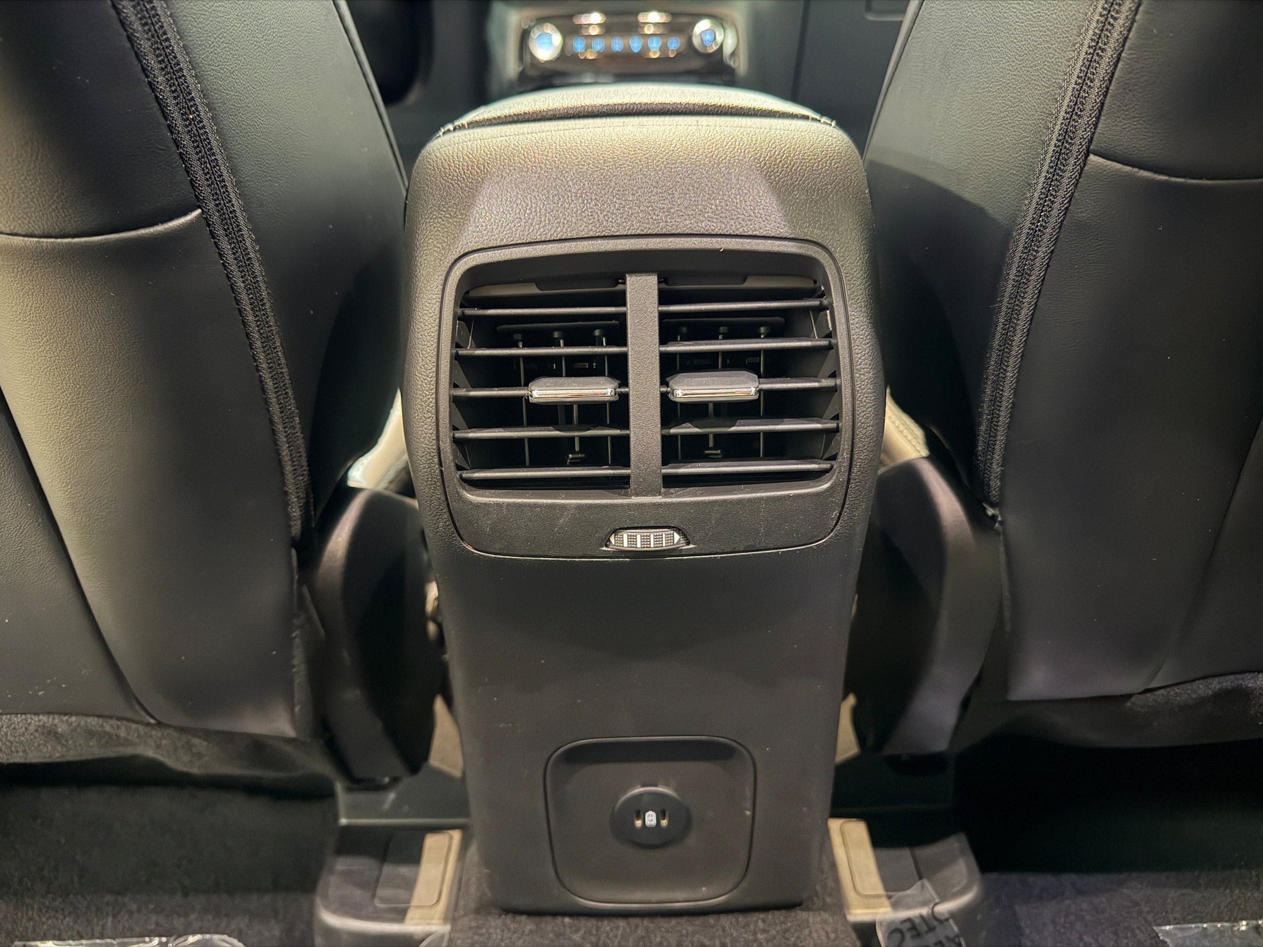 Certified 2024 Ford Escape Platinum AWD/4WD image 12