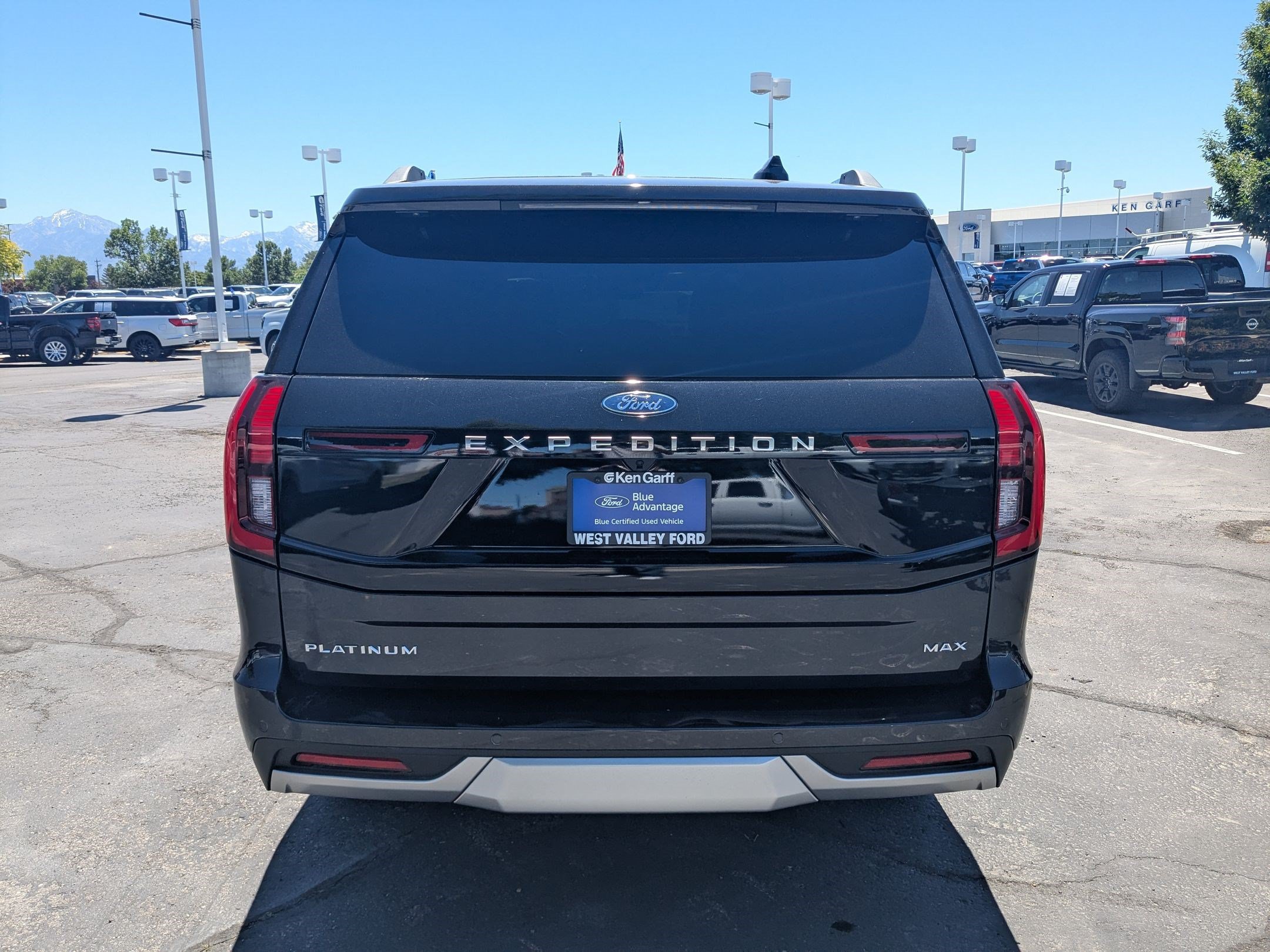 Certified 2026 Ford Expedition Max Platinum w/ Platinum Ultimate Package AWD/4WD image 5