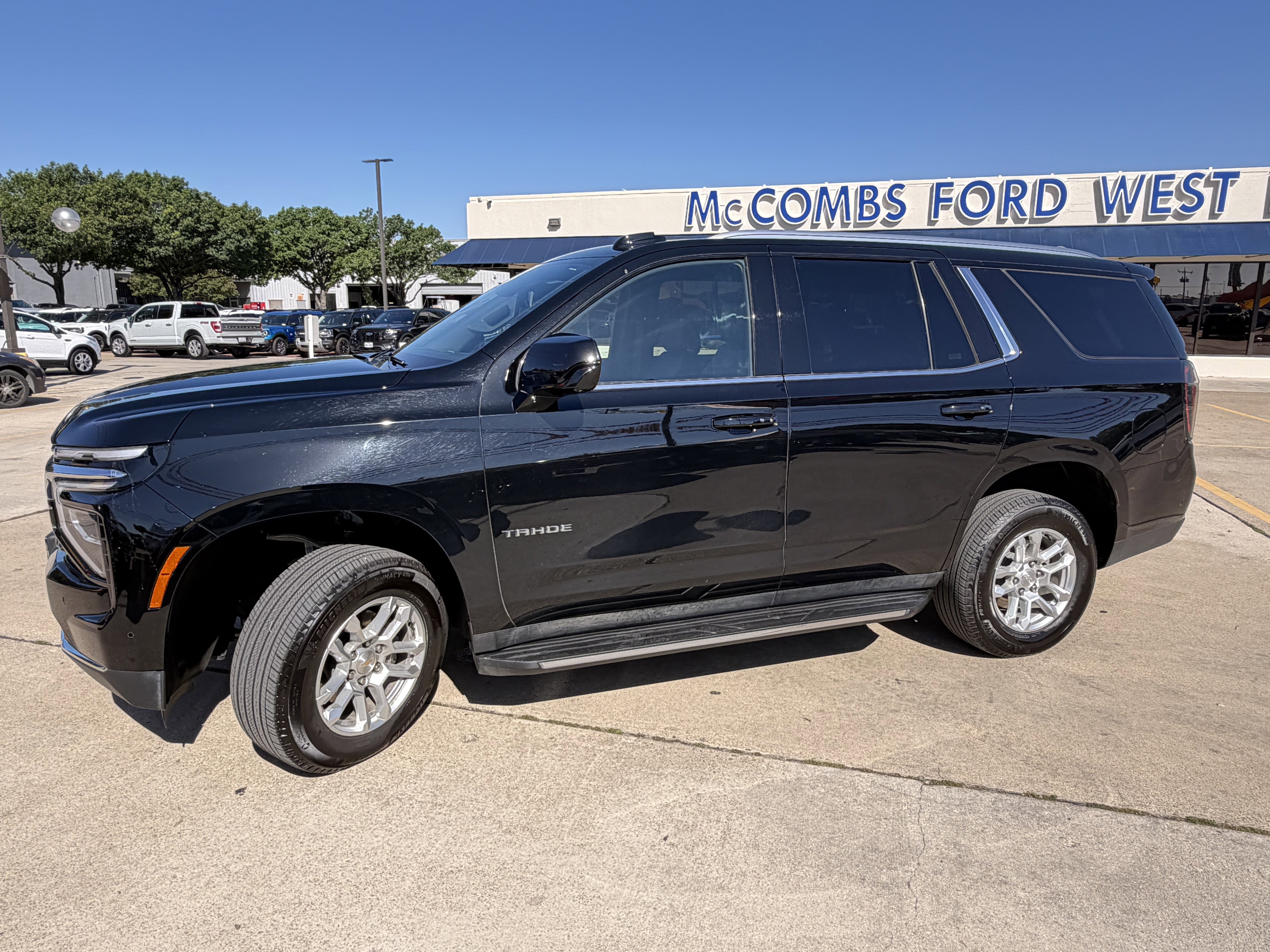 Used 2025 Chevrolet Tahoe LT AWD/4WD image 12