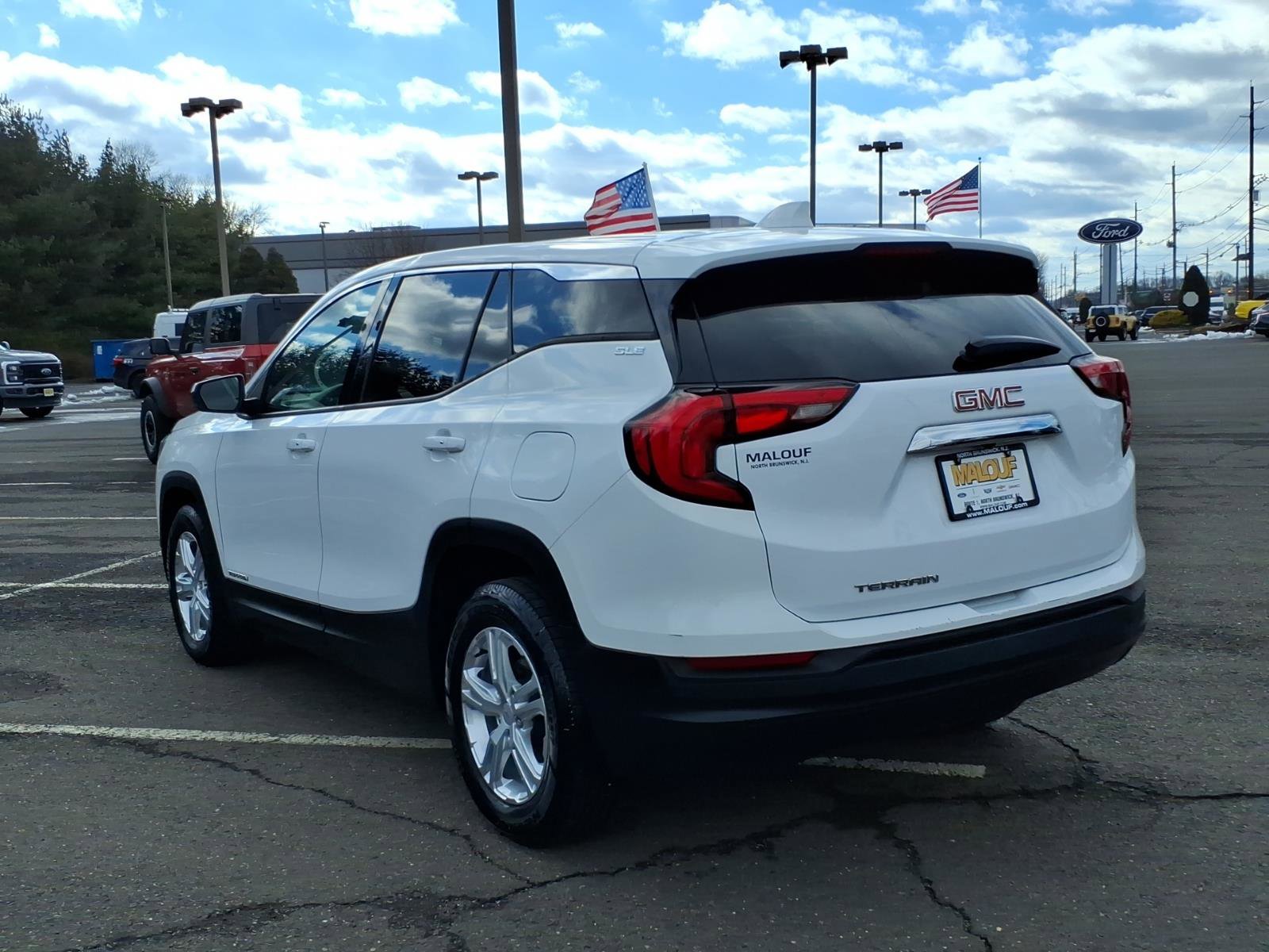 Used 2019 GMC Terrain SLE w/ LPO, Cargo Package image 5