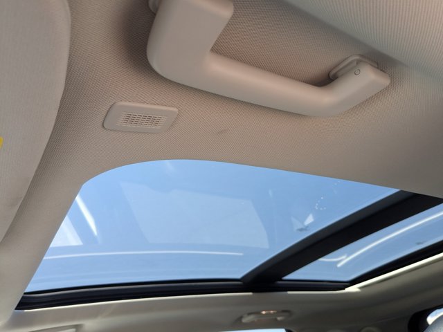 Certified 2023 Ford Edge Titanium AWD/4WD image 18