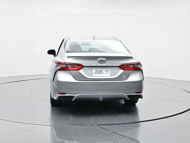 Used 2022 Toyota Camry SE FWD image 9