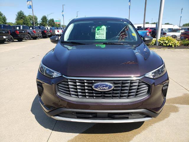 Certified 2023 Ford Escape Active AWD/4WD image 2