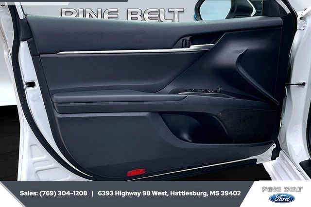 Used 2024 Toyota Camry SE image 17