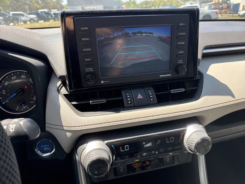 Used 2022 Toyota RAV4 XLE Premium image 27