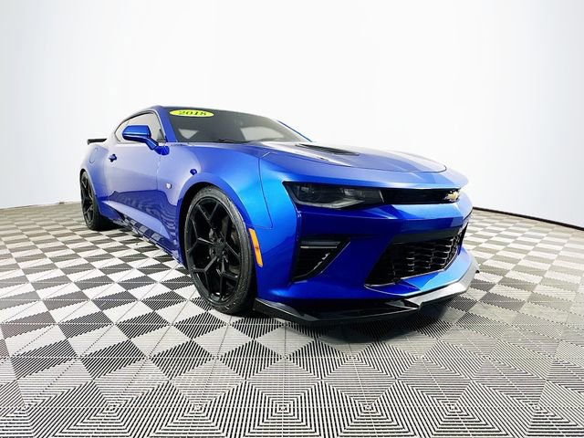 Used 2018 Chevrolet Camaro SS RWD image 4
