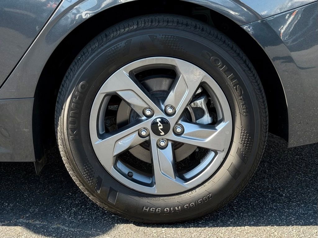 Used 2023 Kia K5 LXS FWD image 11