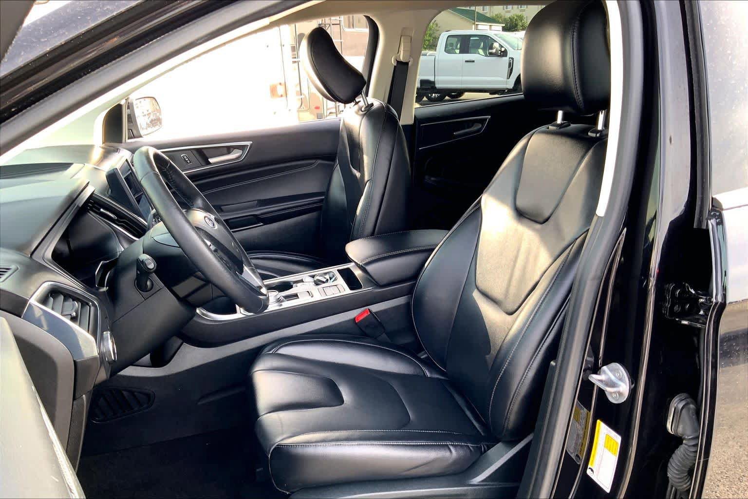 Certified 2022 Ford Edge Titanium AWD/4WD image 10