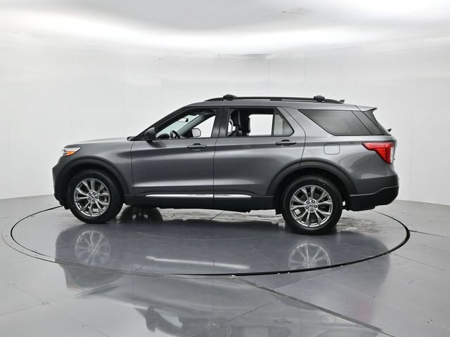 Certified 2023 Ford Explorer XLT w/ Equipment Group 202A AWD/4WD image 8