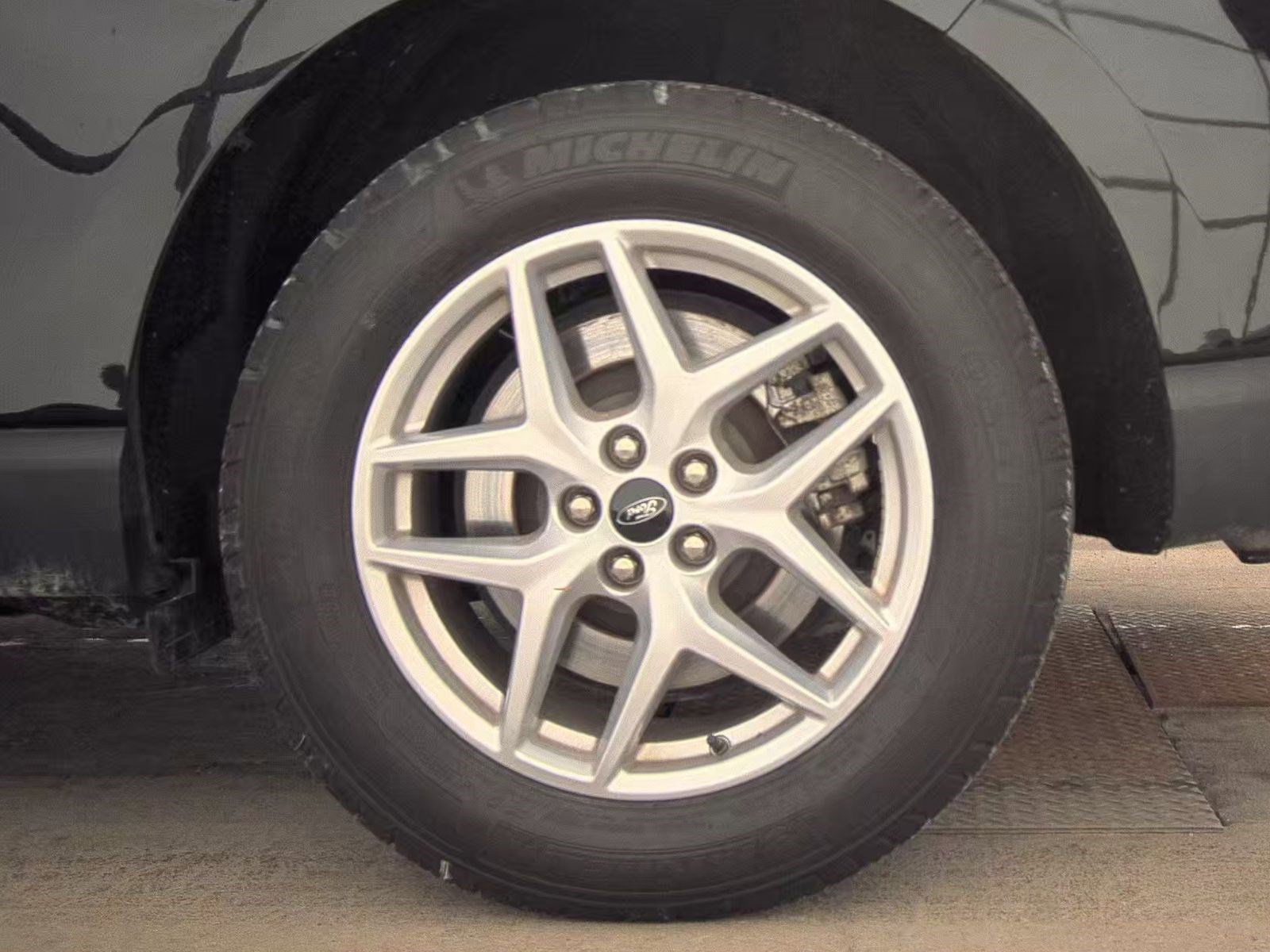 Certified 2024 Ford Edge SEL w/ Convenience Package image 12