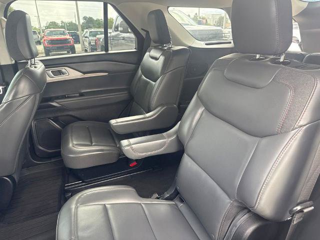 Certified 2025 Ford Explorer Active w/ Active Comfort Package RWD image 25