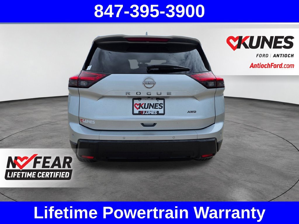Used 2025 Nissan Rogue SV AWD/4WD image 8