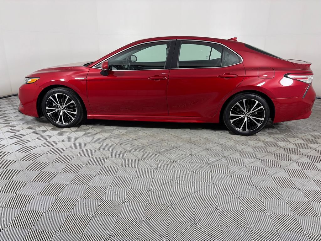 Used 2020 Toyota Camry SE w/ Carpet Mat Package FWD image 4
