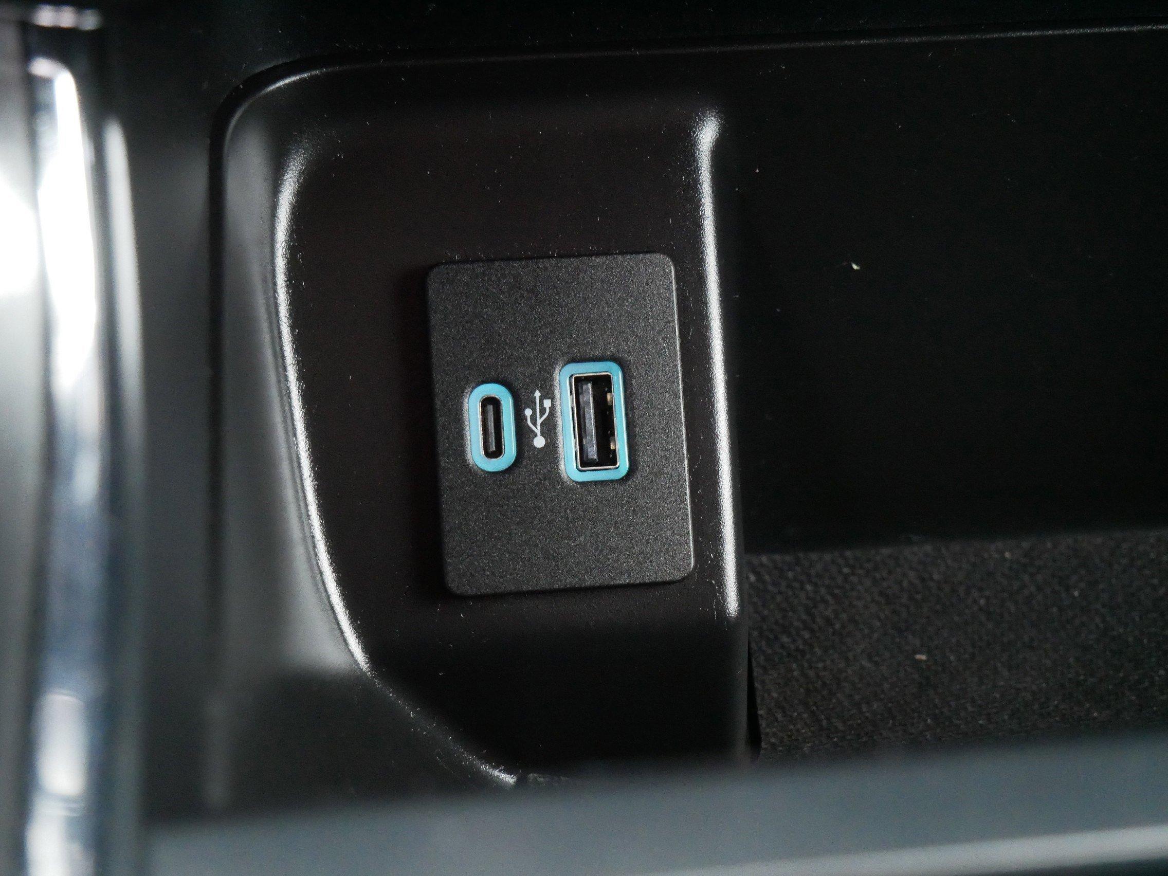 Certified 2023 Ford F150 XLT w/ Equipment Group 302A High image 33