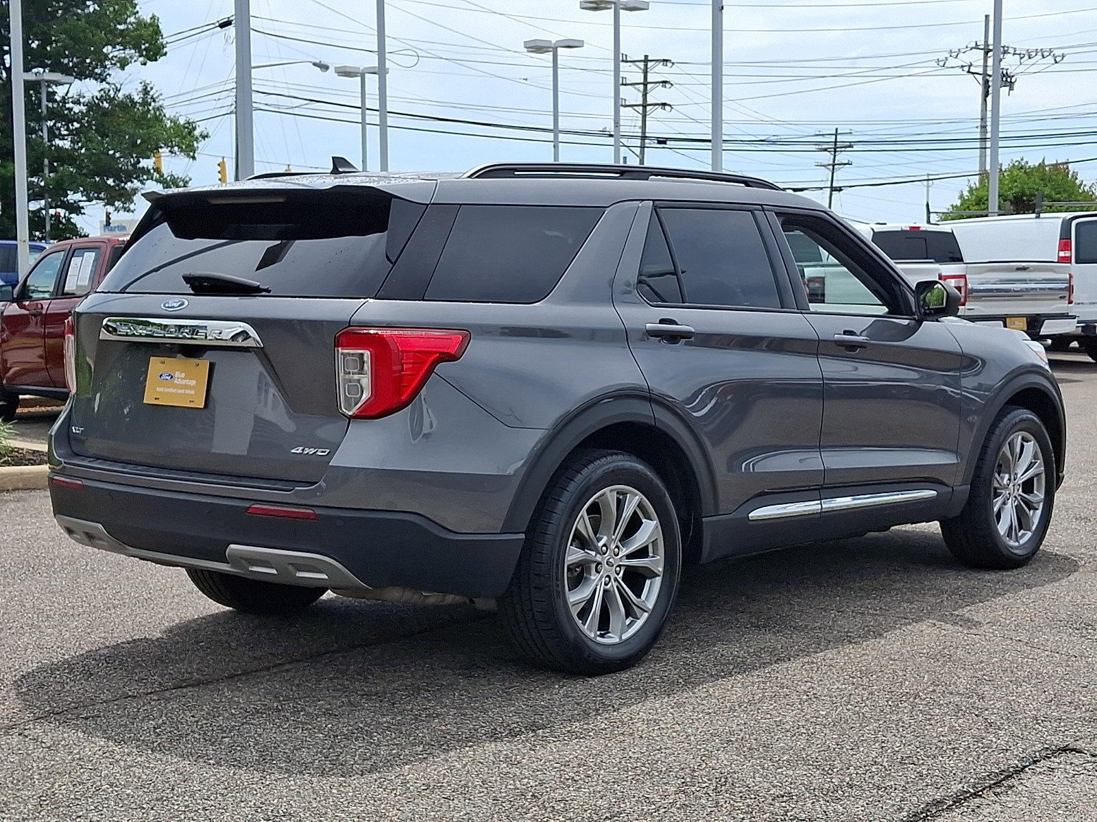 Certified 2023 Ford Explorer XLT w/ Equipment Group 202A AWD/4WD image 10