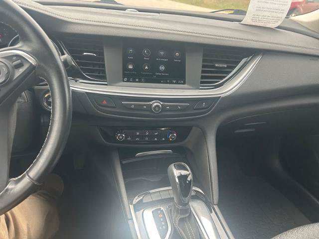 Used 2018 Buick Regal Preferred AWD/4WD image 12