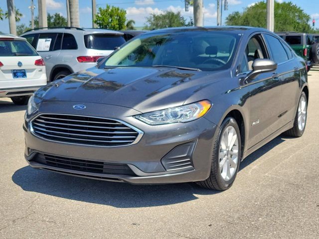 Certified 2019 Ford Fusion SE FWD image 3