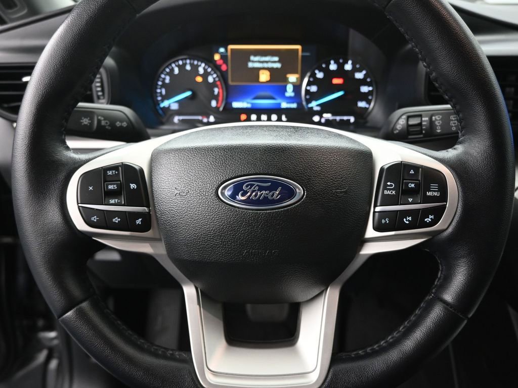 Certified 2023 Ford Explorer XLT RWD image 21
