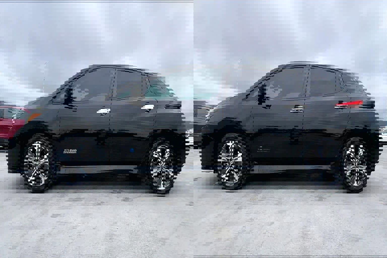 Used 2019 Nissan Leaf SV Plus w/ SV Plus Technology Package image 3