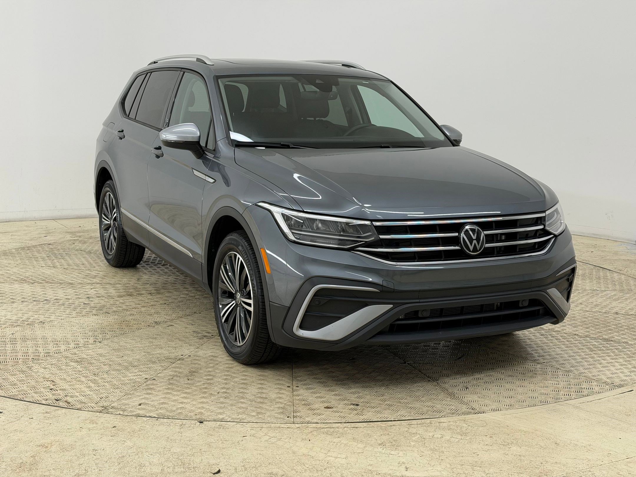 Used 2024 Volkswagen Tiguan Wolfsburg Edition image 7