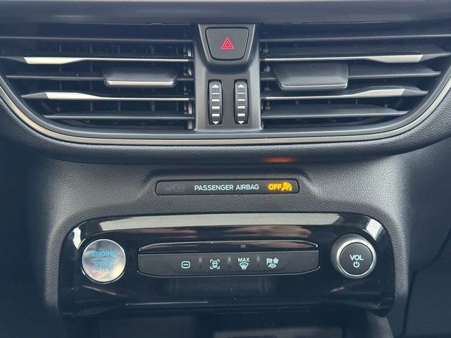Certified 2025 Ford Escape SE image 18